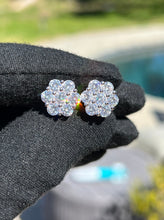 Load image into Gallery viewer, 12mm Cluster Earrings Flower Set